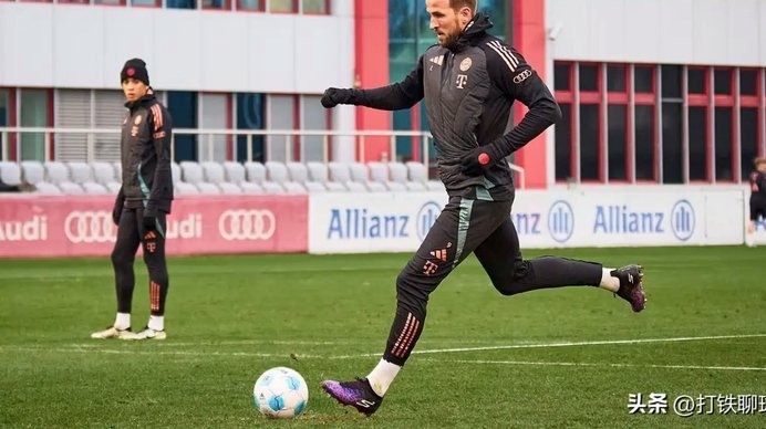 鲁尼：凯恩赛后不该夸赞拜仁后防，拜仁防守糟糕&他刻意谦虚