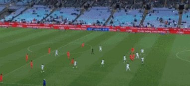 国足客场2-1险胜新加坡，塞鸟进球张玉宁点破