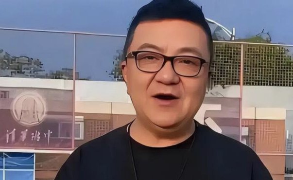 董路的中国足球小将，挂中国名头合法吗？