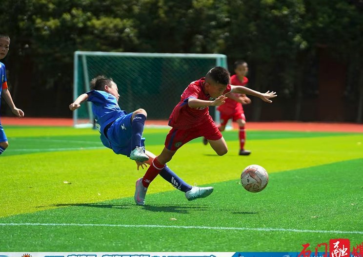 石门五小9岁少年10分钟5球大胜库列拉