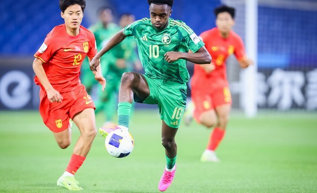 今天男足u17仍然会保持不败！！！！！！勒沃库森全市人口只有16万